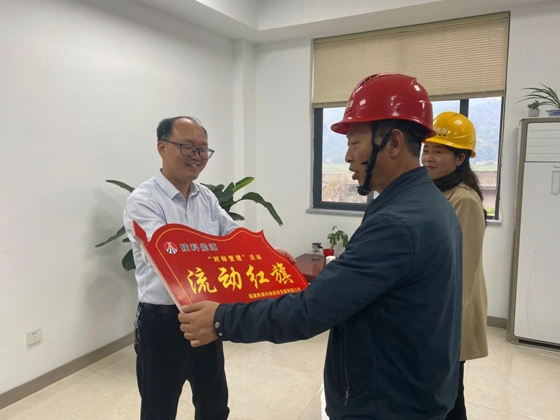 三点一线3.jpg 三点一线3.jpg