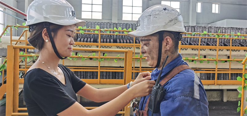 新型能源选煤公司:家属嘱安全 走“新”更走“心”2.jpg 新型能源选煤公司:家属嘱安全 走“新”更走“心”2.jpg